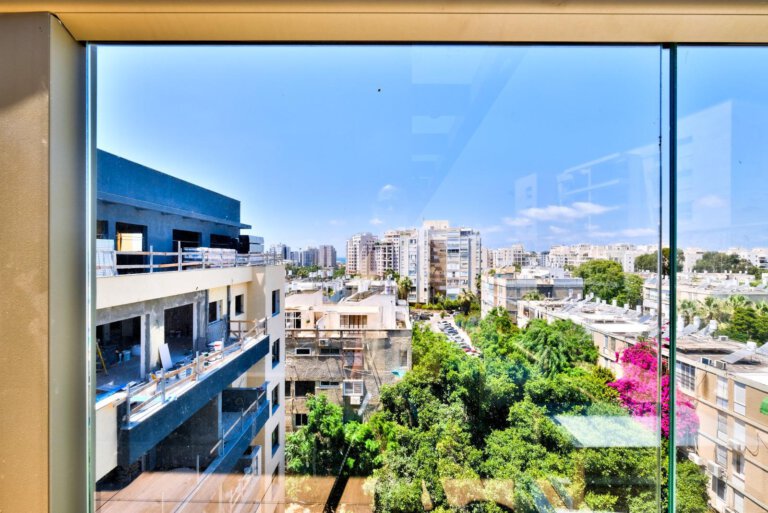 הנוף מהדירה