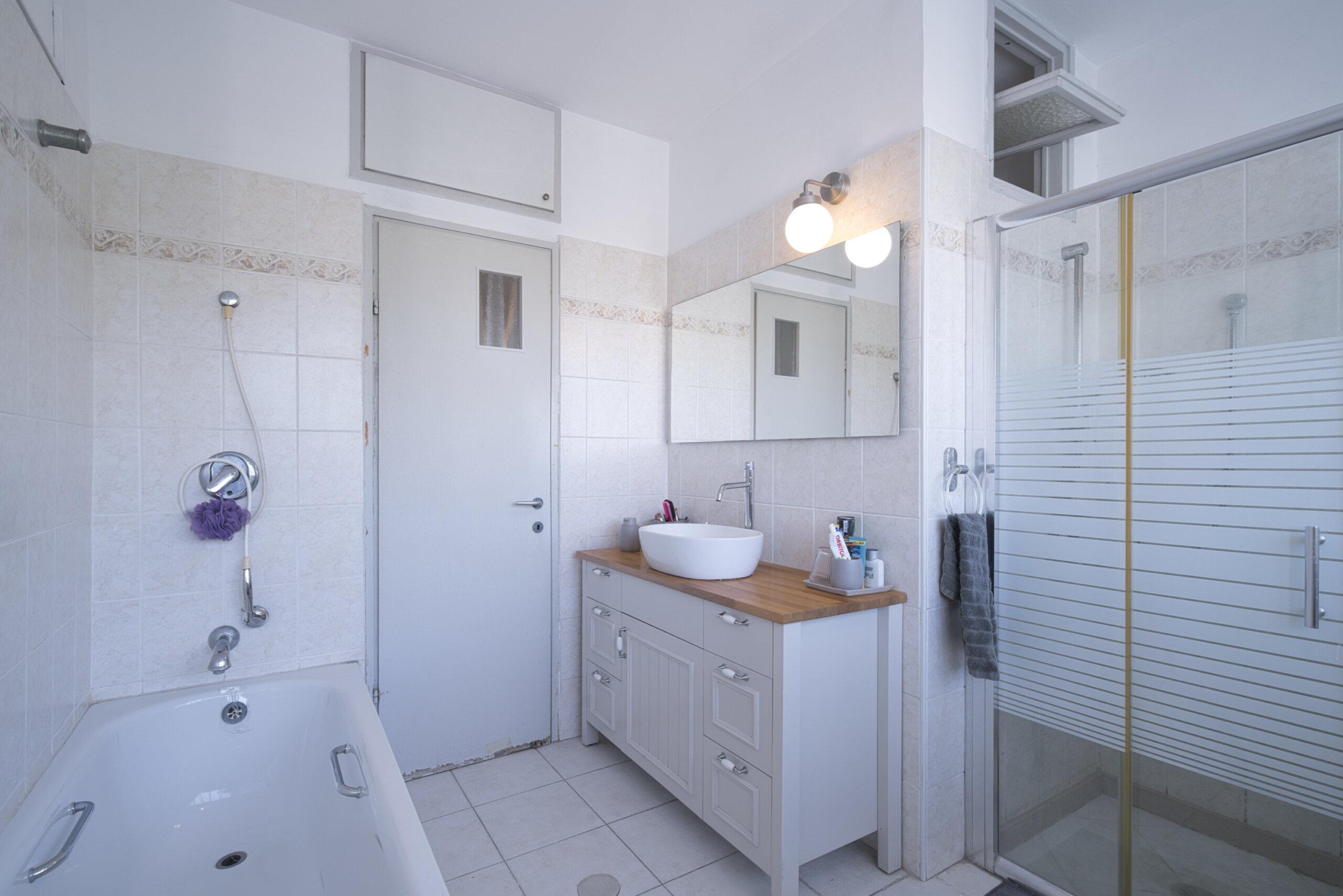 חדר רחצה נוסף