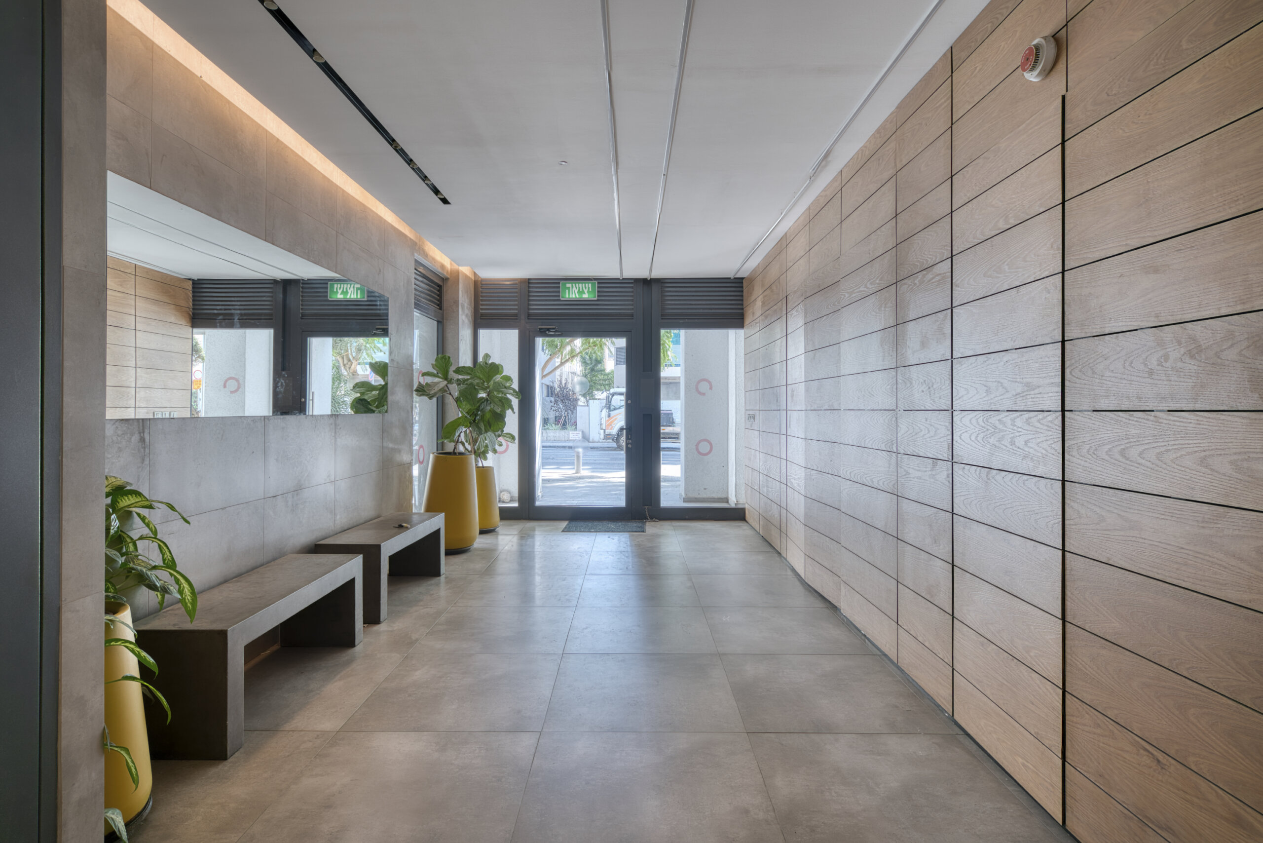 לובי הבניין