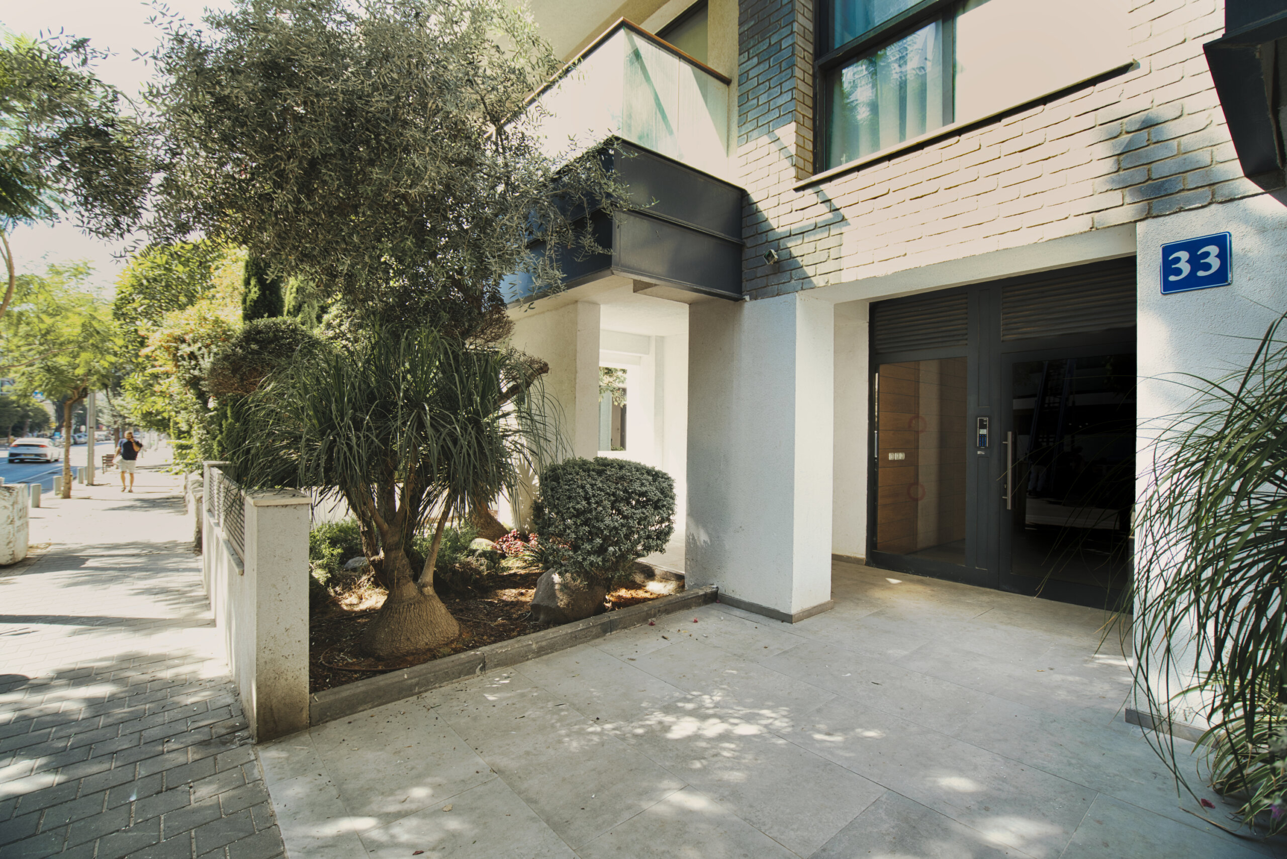 הכניסה לבניין