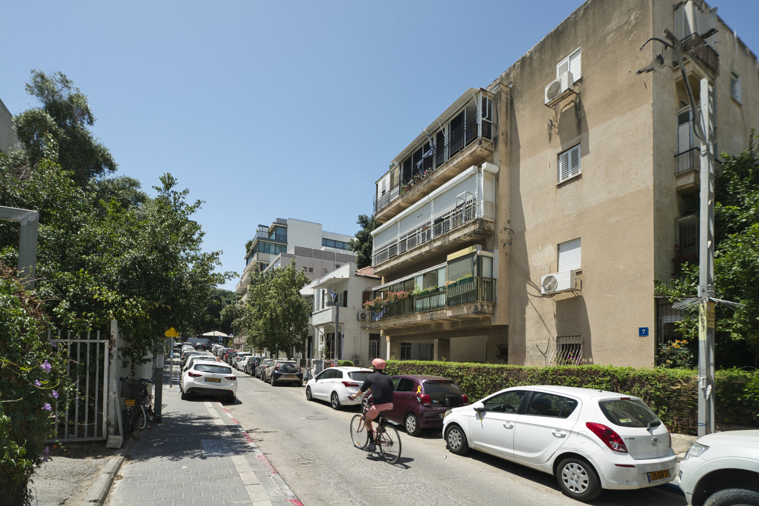 הבניין