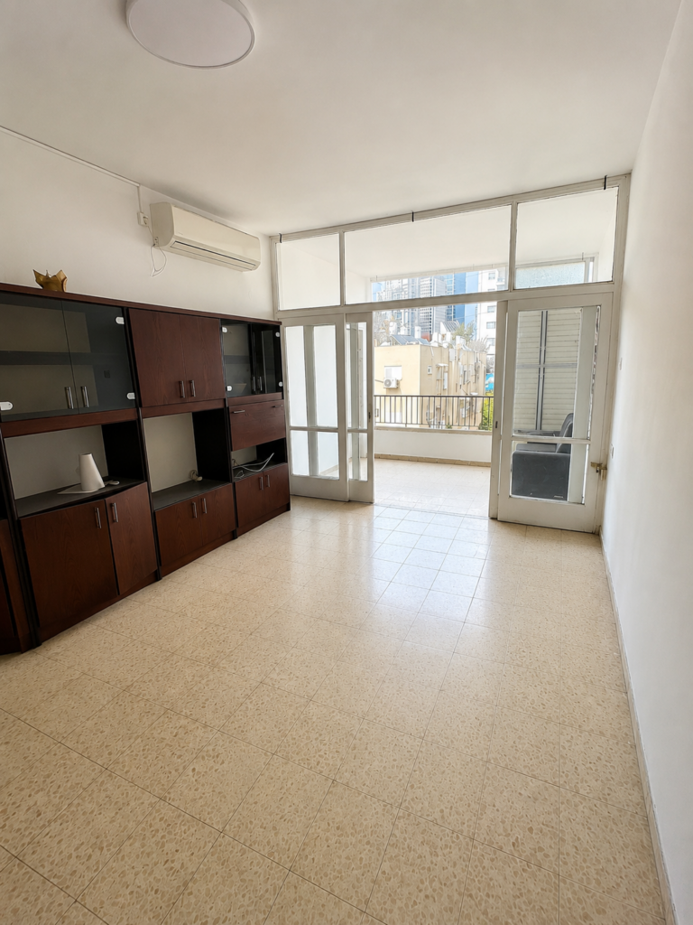 דירת 3.5 חדרים ברח’ רש”י
